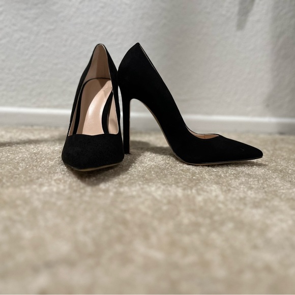 Jennifer Lopez Shoes - Black Pump from JLo